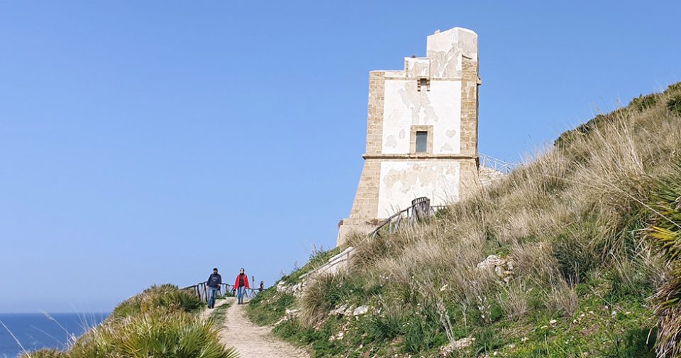La torre di San Giovanni all'interno della Riserva di Monte Cofano.