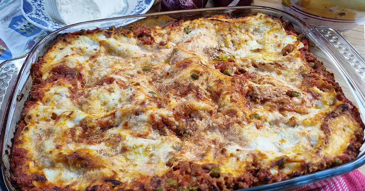 Lasagne con ragù di carne e ricotta di pecora, un piatto speciale, della cucina siciliana