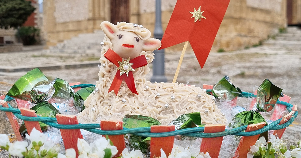 L’agnello pasquale siciliano, una tradizione che sa di festa, mandorle e famiglia