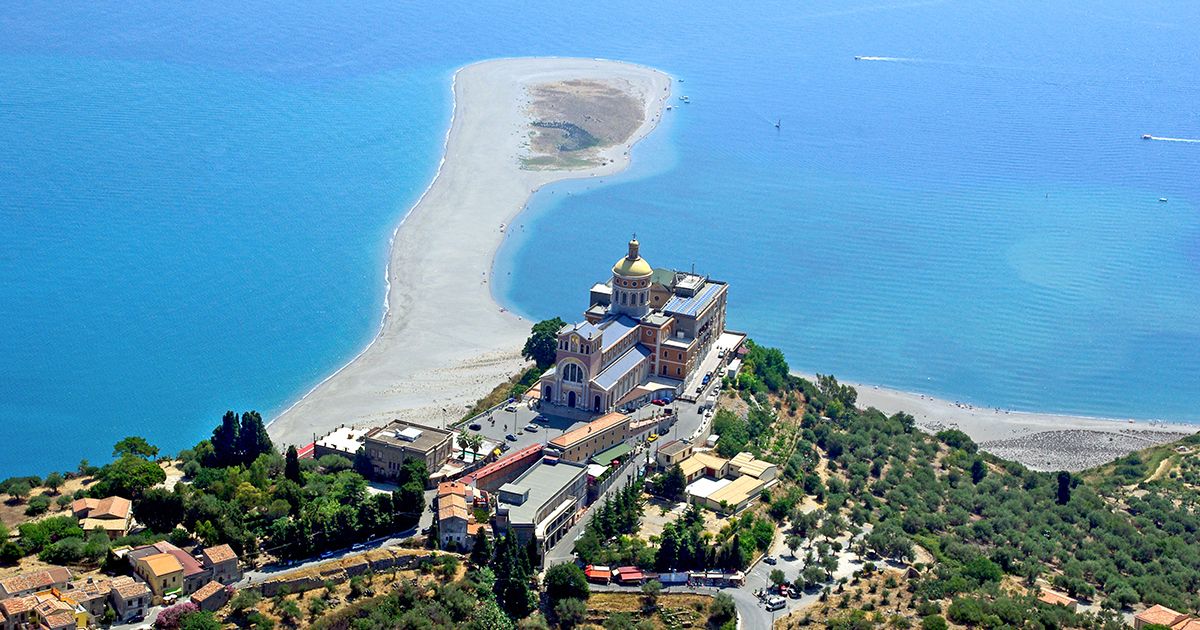 Leggenda Della Madonna Del Tindari Il Santuario della Madonna Nera di Tindari e la leggenda della nascita