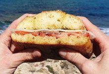 Pane condito, in siciliano pani cunzato, di Scopello