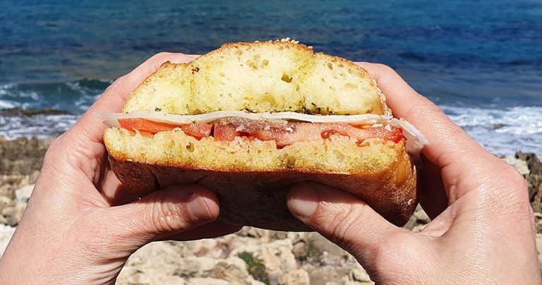 Pane "cunzatu"