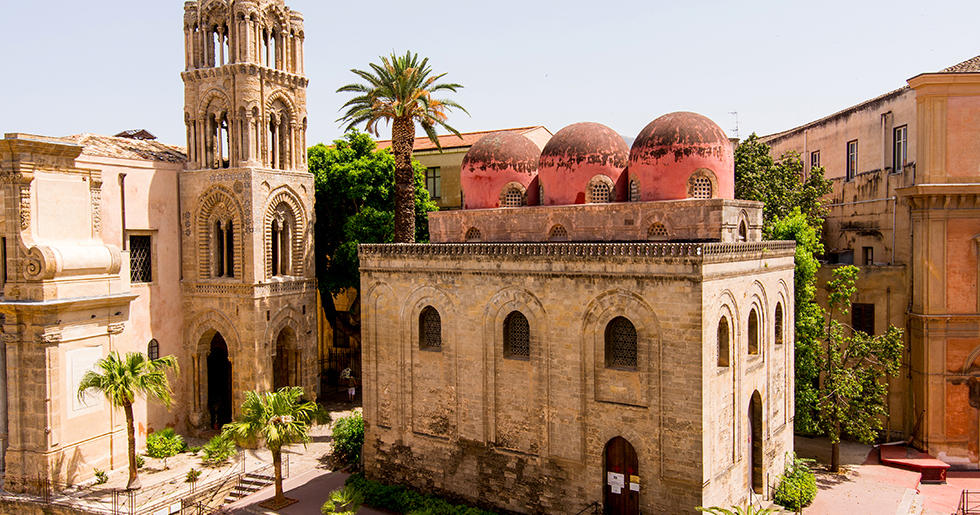 Un gioiello nel cuore di Palermo: la straordinaria chiesa arabo-normanna dalle cupole rosse